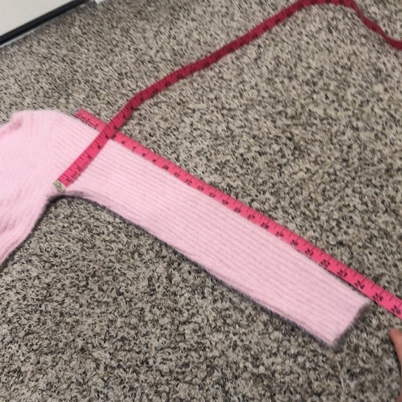 Francesca’s Collection Cropped Sweater Size Small Fuzzy Eyelash Pink Pearl - Picture 9 of 9